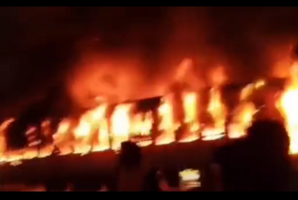 <em>Train Fire ЁЯЫС рдирдИ рджрд┐рд▓реНрд▓реА-рджрд░рднрдВрдЧрд╛ рд╕реБрдкрд░рдлрд╛рд╕реНрдЯ рдПрдХреНрд╕рдкреНрд░реЗрд╕ рдореЗрдВ рд▓рдЧреА рдЖрдЧ ЁЯЫС рдЗрдЯрд╛рд╡рд╛ рдХреЗ рдкрд╛рд╕ рд╣реБрдИ рдШрдЯрдирд╛ ЁЯЫС рдЫрда рдХреЗ рдХрд╛рд░рдг рдереА рдЯреНрд░реЗрди рдореЗрдВ рднрд╛рд░реА рднреАрдбрд╝</em> <em>Train Fire ЁЯЫС рдирдИ рджрд┐рд▓реНрд▓реА-рджрд░рднрдВрдЧрд╛ рд╕реБрдкрд░рдлрд╛рд╕реНрдЯ рдПрдХреНрд╕рдкреНрд░реЗрд╕ рдореЗрдВ рд▓рдЧреА рдЖрдЧ ЁЯЫС рдЗрдЯрд╛рд╡рд╛ рдХреЗ рдкрд╛рд╕ рд╣реБрдИ рдШрдЯрдирд╛ ЁЯЫС рдЫрда рдХреЗ рдХрд╛рд░рдг рдереА рдЯреНрд░реЗрди рдореЗрдВ рднрд╛рд░реА рднреАрдбрд╝</em>