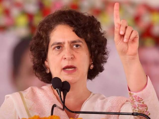 <em>ईडी की चार्जशीट में पहली बार आया कांग्रेस नेत्री प्रियंका गांधी का नाम 🟥 बढ़ सकती हैं कांग्रेस की मुश्किलें</em> <em>ईडी की चार्जशीट में पहली बार आया कांग्रेस नेत्री प्रियंका गांधी का नाम 🟥 बढ़ सकती हैं कांग्रेस की मुश्किलें</em>