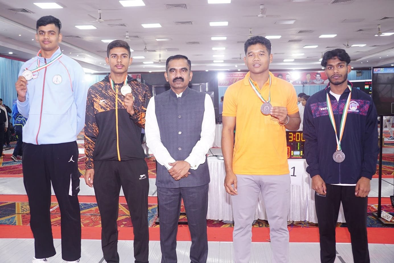 <em>31 वीं राष्ट्रीय जूनियर फेंसिंग (तलवारबाज़ी) 2023 : छत्तीसगढ़ की दीपांशी ने राज्य को दिलाया कांस्य पदक, दूसरे दिन मणिपुर के खिलाड़ियों ने जीते दो स्वर्ण</em>