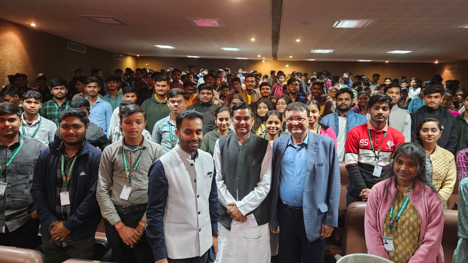<em>मातृत्व वंदन योजना को लेकर बड़ा अपडेट 🟦 देखिए विडियो भाजपा विधायक रिकेश सेन ने क्या बताया 🟧 स्मृति नगर में विधायक प्रतिनिधि कार्यालय का हुआ शुभारंभ</em>
