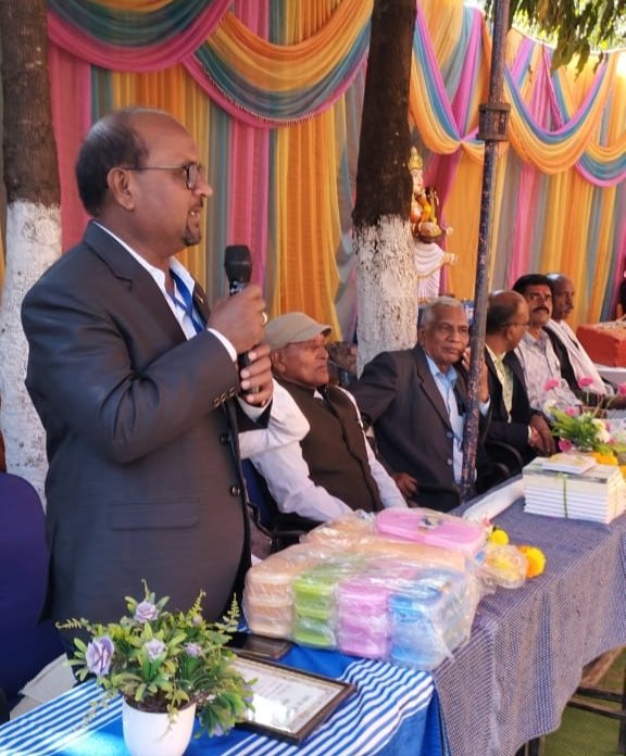 <em>भिलाई इस्पात संयंत्र एससी एसटी एम्पलाइज एसोसिएशन के अध्यक्ष ने बालोद में किया ध्वजारोहण</em>