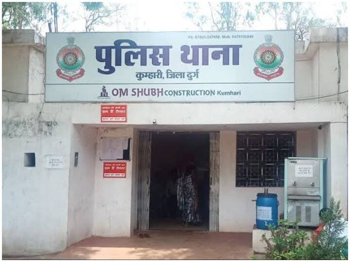 <em>भिलाई हत्या ब्रेकिंग : सौतेले पिता एवं सगी मां ने मिलकर की 4 साल के मासूम की हत्या, आरोपियों ने कई बार की थी मासूम की जमकर पिटाई, कुम्हारी थाने में मामला दर्ज</em>
