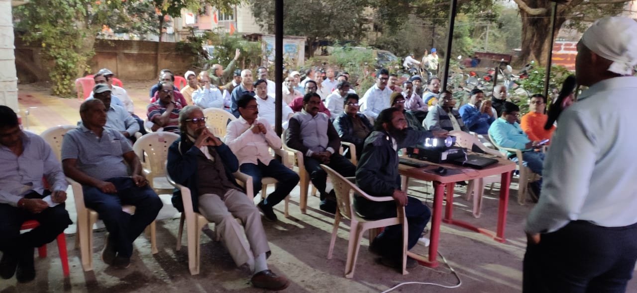 <em>उद्योग विशेष के लिए बनी भारत की पहली द्विपक्षीय समिति एनजेसीएस की देन है असीमित ग्रेच्युटी, प्रबंधन के सीलिंग के निर्णय का विरोध शुरू, लाम बंद हो रहे कर्मी</em>