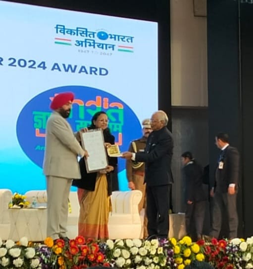 <em>हेमचंद यादव विश्वविद्यालय दुर्ग की कुलपति, डॉ. अरूणा पल्टा हुई हरिद्वार में श्रेष्ठ कुलपति पुरस्कार से सम्मानित</em>
