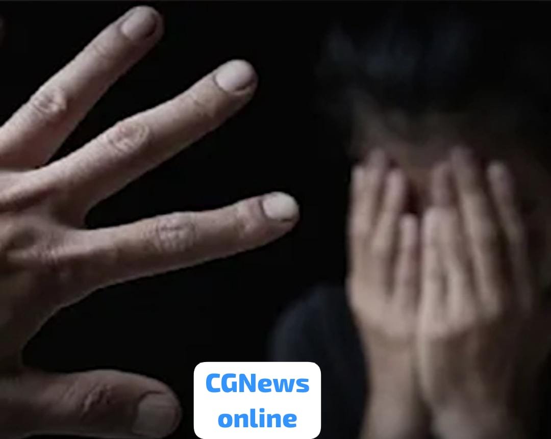 <em>सेलून संचालिका की चाय में मिलाई नशीली गोली, किया अनाचार, वीडियो बनाकर 2 साल तक करता रहा दुष्कर्म, रिपोर्ट के बाद आरोपी ने किया समर्पण</em>