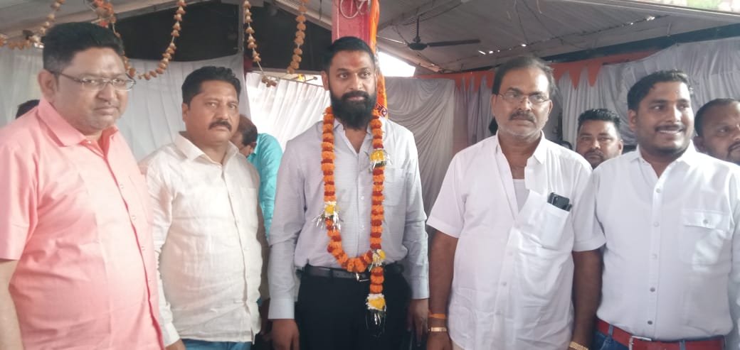 <em>आकाश गंगा थोक सब्जी मंडी संघ का चुनाव संपन्न शत प्रतिशत हुआ मतदान, सीधी टक्कर में रवि जान सिंह हुए विजय</em>