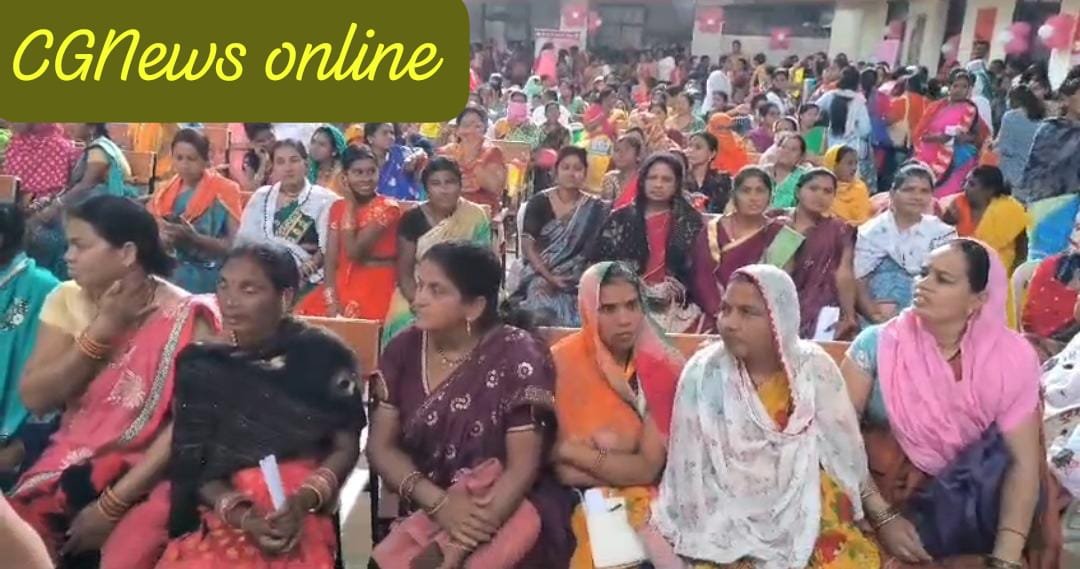 <em>ब्रेस्ट और सर्वाइकल कैंसर की जांच करवाने जिला अस्पताल में लगा महिलाओं का मेला 🟧 बड़ी संख्या देख व्यवस्था बनाने कलेक्टर भी पहुंची 🟩 एआई जनरेट सोलह मशीनें लगाई गईं</em>