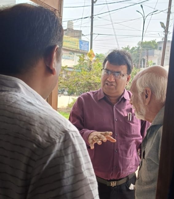 <em>जरूरी खबर : वैशाली नगर में दो क्लिनिक में बिना लाइसेंस के हो रहा था इलाज, नर्सिंग होम एक्ट का उल्लंघन पाए जाने पर बंद किए गए दोनों क्लिनिक</em>