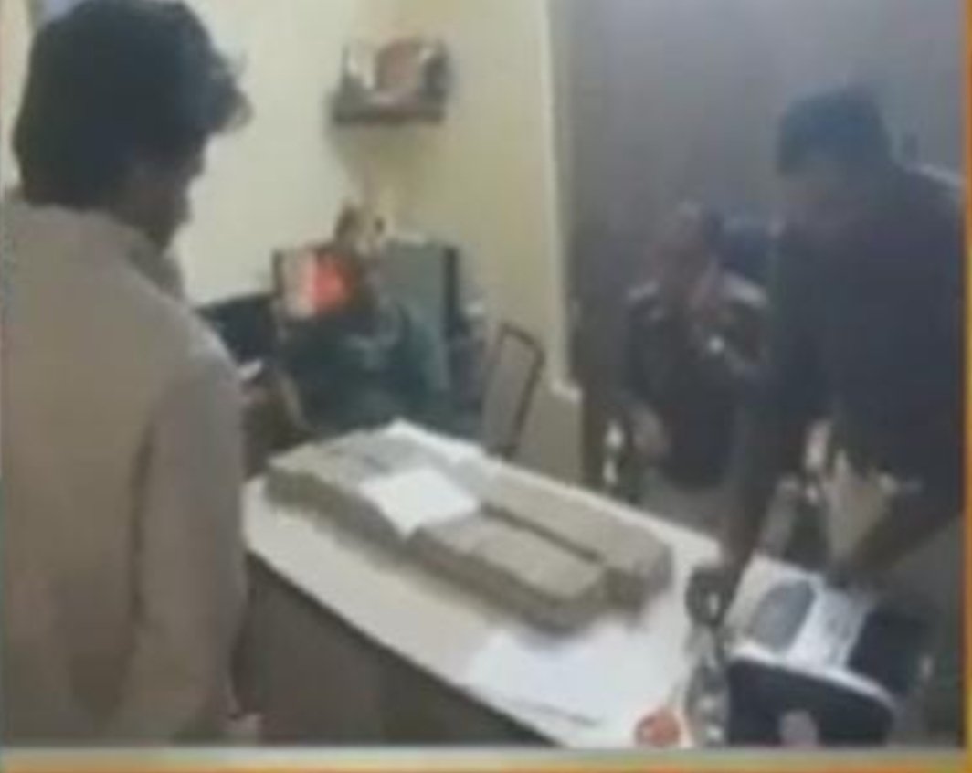 <em>छत्तीसगढ़ की महिला जबलपुर में 80 लाख रूपए नगद के साथ पकड़ी गई, मामला आयकर विभाग के सुपुर्द</em>