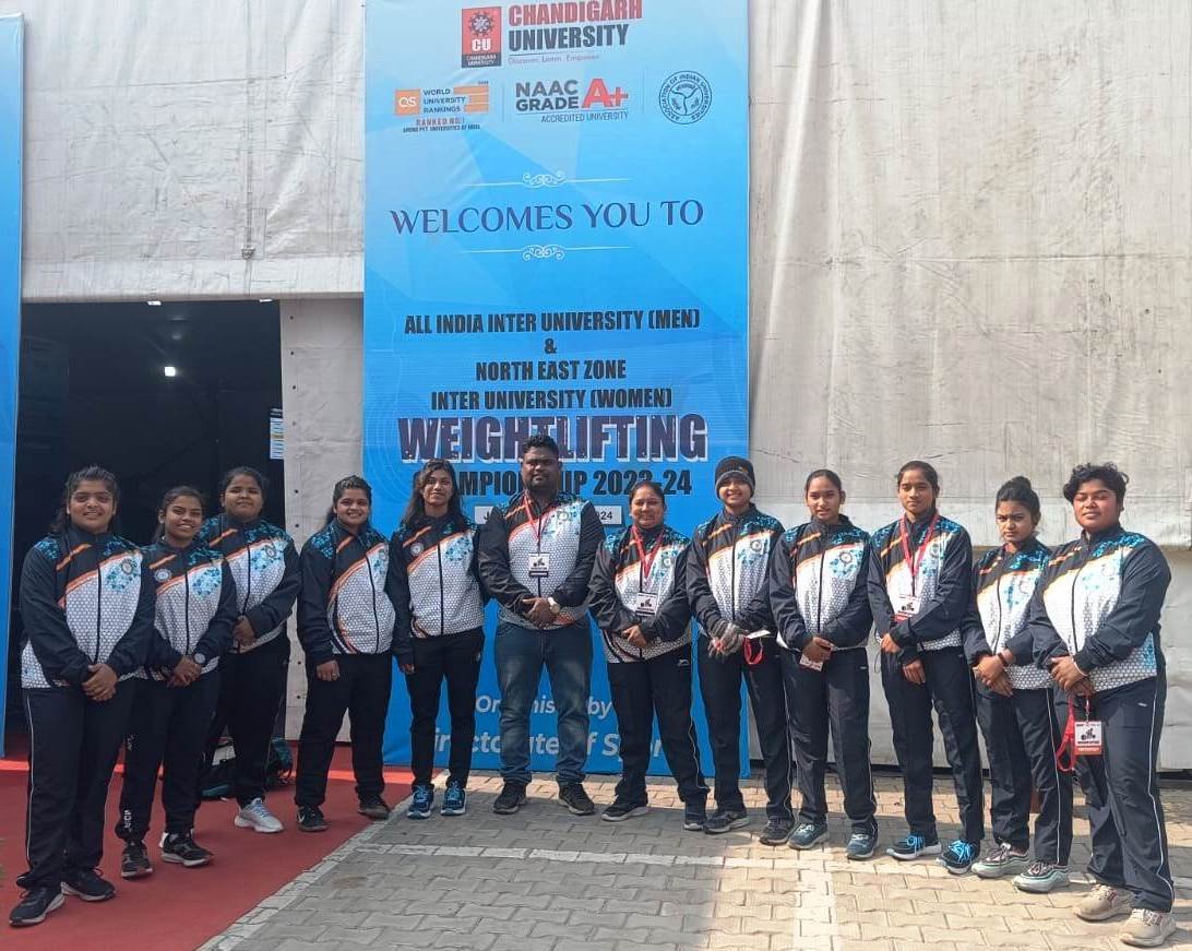 <em>हेमचंद् यादव विश्वविद्यालय की वेट लिफ्टिंग महिला टीम के 10 मे 10 खिलाडियों ने ऑल इंडिया प्रतियोगिता के लिए किया क्वालीफाई</em>