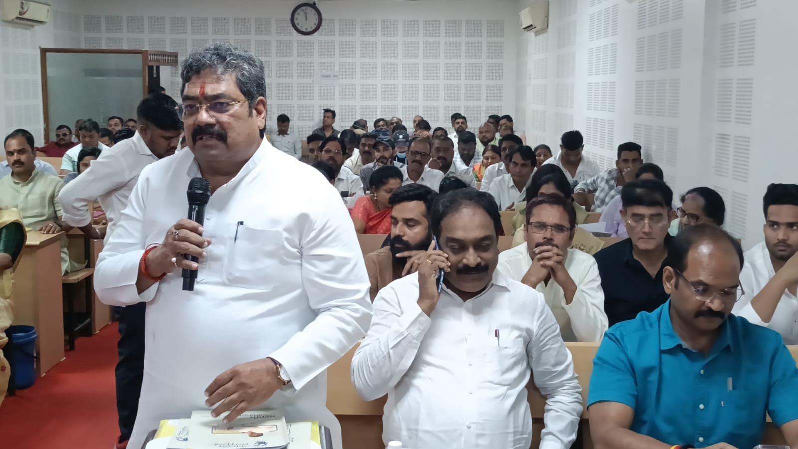नगर पालिका निगम भिलाई के महापौर ने 97 करोड़ लाभ का बजट किया प्रस्तुत, 620 करोड़ से होगा शहर का विकास नगर पालिका निगम भिलाई के महापौर ने 97 करोड़ लाभ का बजट किया प्रस्तुत, 620 करोड़ से होगा शहर का विकास