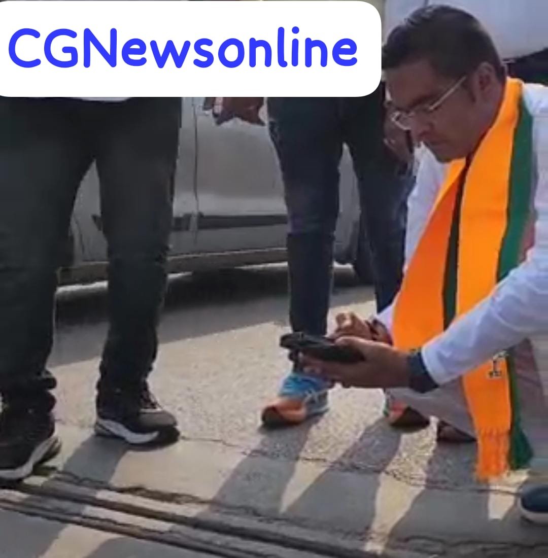 देखिए विडियो 🟦 जब अचानक घनघनाया सीनियर अफसर का फोन….🟥 Hello… विधायक वैशाली नगर बोल रहा हूं……..❗