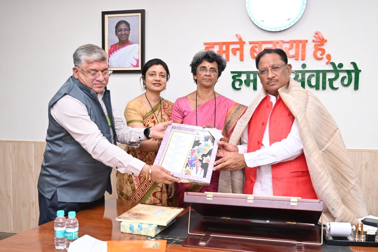 छत्तीसगढ़ में नाभिकीय ऊर्जा संयंत्र स्थापित करने की संभावनाओं पर चर्चा, भाभा परमाणु अनुसंधान केंद्र के वरिष्ठ वैज्ञानिकों ने मुख्यमंत्री से की मुलाकात