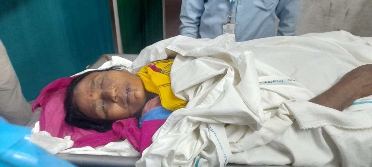 नगर निगम की सफाई कर्मचारी तीन महिलाओं को हाइड्रा ने लिया चपेट में, एक की मौत दो घायल, जीआरपी चरोदा ने आरोपी को किया गिरफ्तार नगर निगम की सफाई कर्मचारी तीन महिलाओं को हाइड्रा ने लिया चपेट में, एक की मौत दो घायल, जीआरपी चरोदा ने आरोपी को किया गिरफ्तार