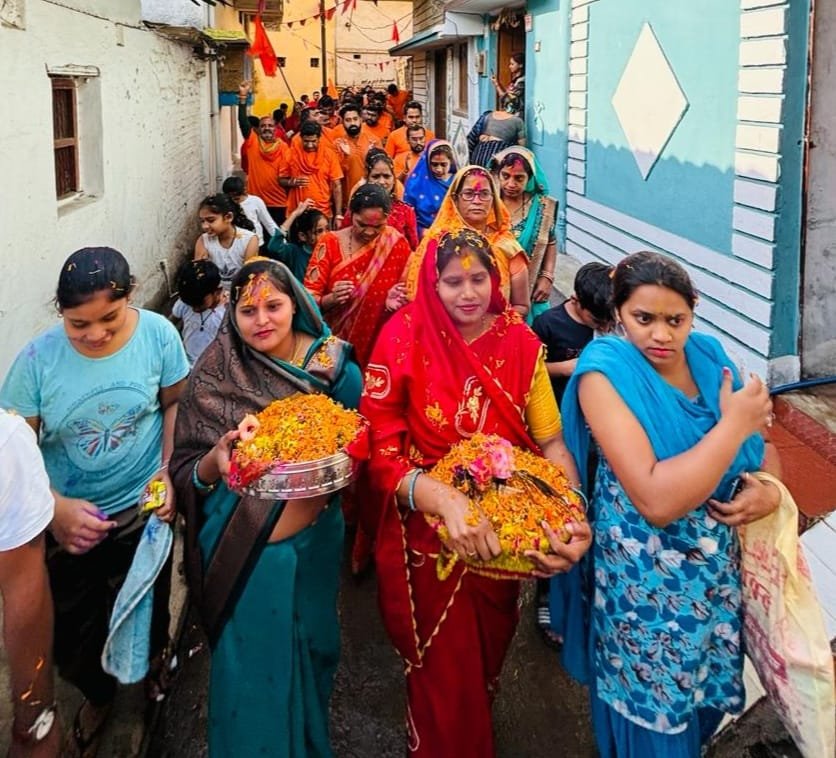 फाग गीतों के साथ मनाया गया रंगभरी एकादशी