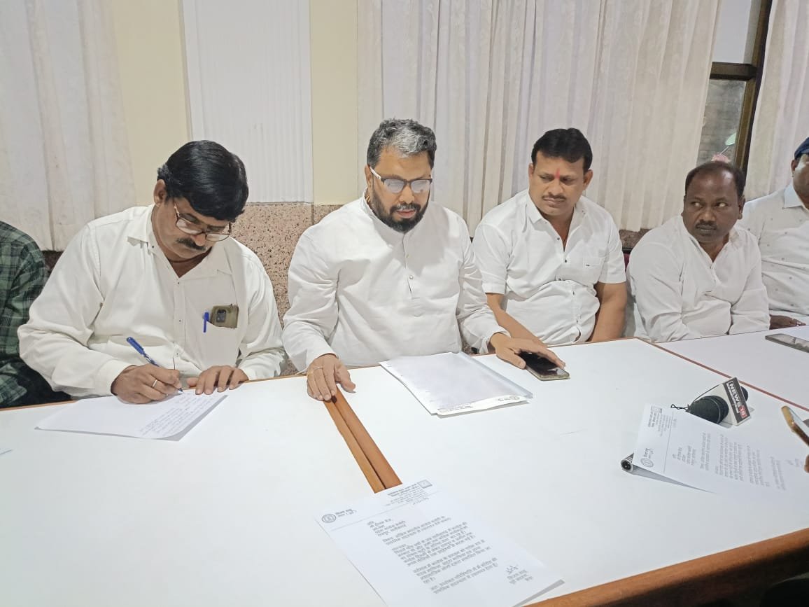 पूर्व क्रेडा सदस्य विजय साहू ने कांग्रेस पार्टी की प्राथमिक सदस्यता से दिया इस्तीफा, पार्टी के शीर्ष नेताओं पर लगाए भ्रष्टाचार के आरोप पूर्व क्रेडा सदस्य विजय साहू ने कांग्रेस पार्टी की प्राथमिक सदस्यता से दिया इस्तीफा, पार्टी के शीर्ष नेताओं पर लगाए भ्रष्टाचार के आरोप