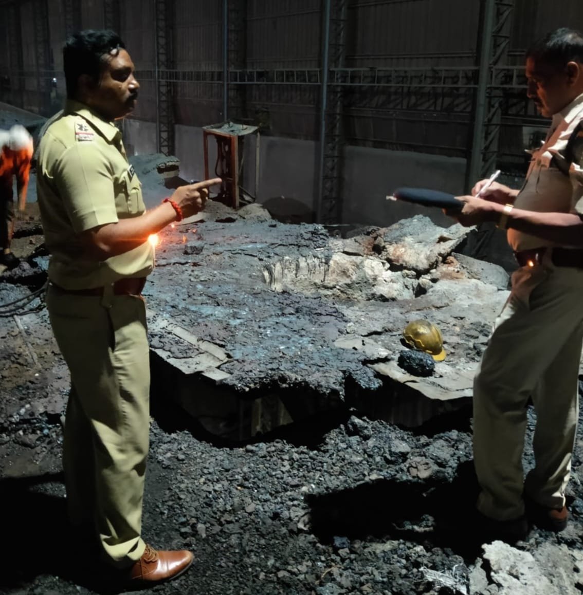 BREAKING NEWS : ब्लास्ट के बाद फर्नेस में गिरा मजदूर, जिंदा जलकर हुई मौत, झारखंड का था रहने वाला, दुर्ग पुलिस ने शुरू की जांच