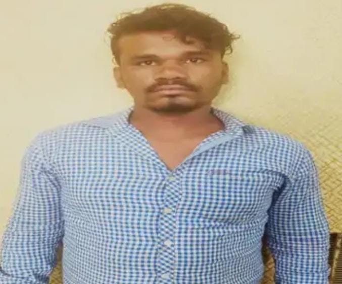 जेवरा सिरसा में नाबालिग से दुष्कर्म का फरार आरोपी दुर्ग पुलिस ने धरदबोचा जेवरा सिरसा में नाबालिग से दुष्कर्म का फरार आरोपी दुर्ग पुलिस ने धरदबोचा