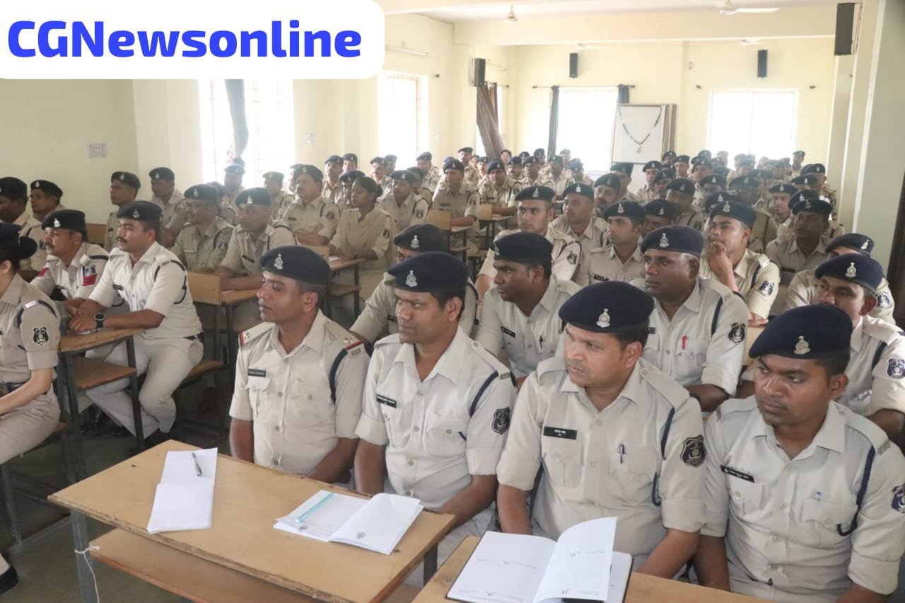 दुर्ग रेंज के 125 पुलिस अधिकारियों ने सीखा फिंगर प्रिंट की बारीकियां 🟦 एक्सपर्ट ने बताई नई टैक्निक