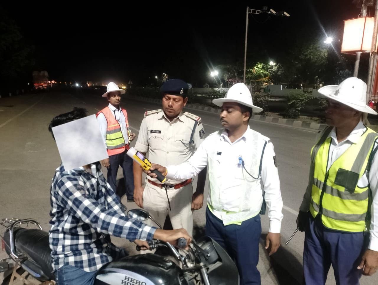 🛑 असावधानी पूर्वक ड्राइविंग करने वाले 204 वाहन चालकों के लाइसेंस सस्पेंड, ♦️दुर्ग पुलिस की सजाता से हुई कार्यवाही