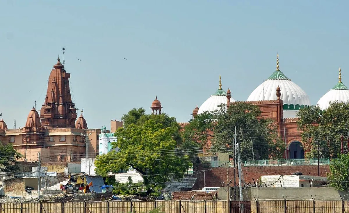 भगवान कृष्ण को नाबालिग बताते हुए उनके संरक्षक की नियुक्ति के लिए अदालत में याचिका की दायर भगवान कृष्ण को नाबालिग बताते हुए उनके संरक्षक की नियुक्ति के लिए अदालत में याचिका की दायर