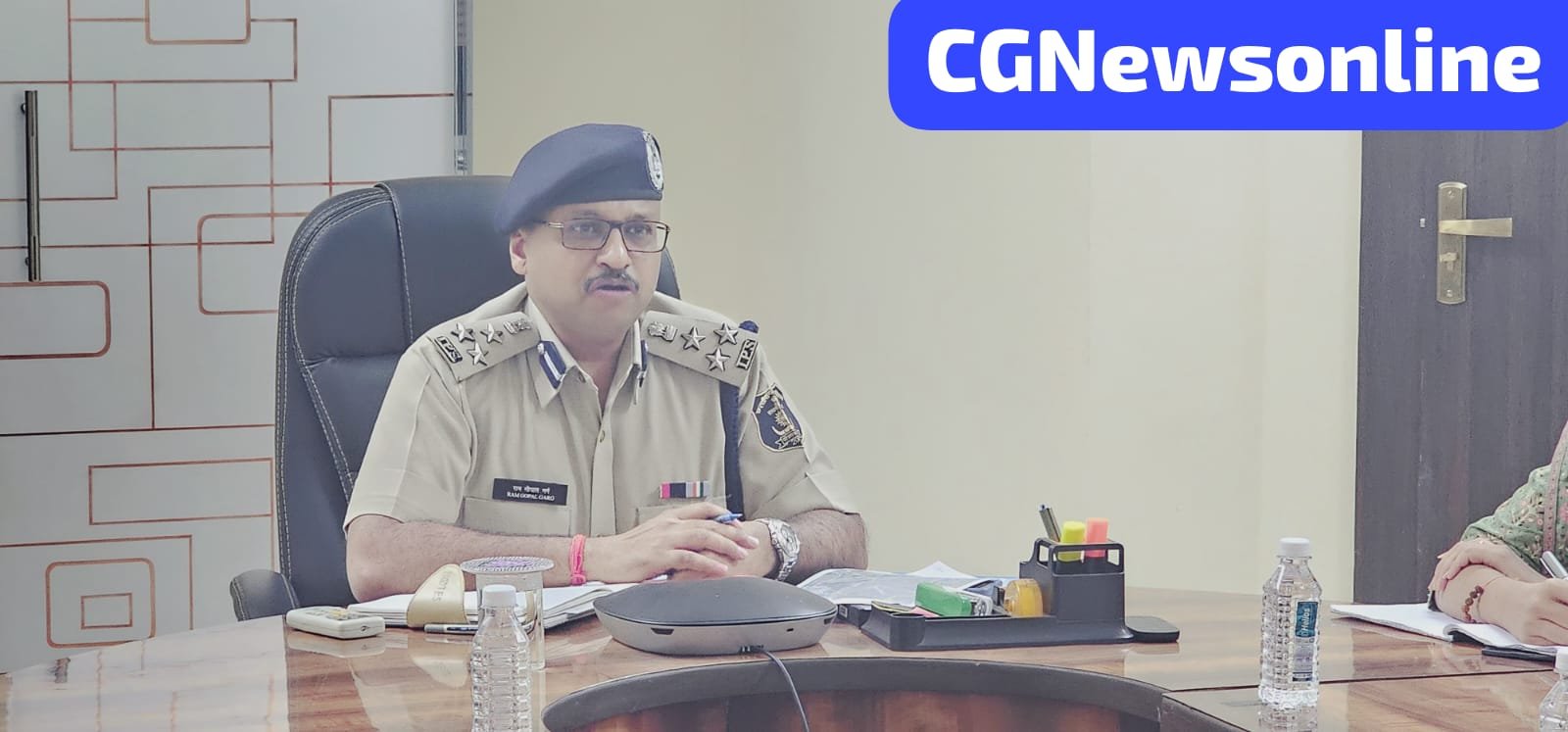 दो रेंज के आईजी ने इंटर डिस्ट्रिक्ट बॉर्डर मीटिंग में लोकसभा चुनाव के मद्देनज़र सीमावर्ती जिले बालोद, कांकेर, मोहला मानपुर अंबागढ़ चौकी के अधिकारियों में समन्वय बिठाने दिए निर्देश