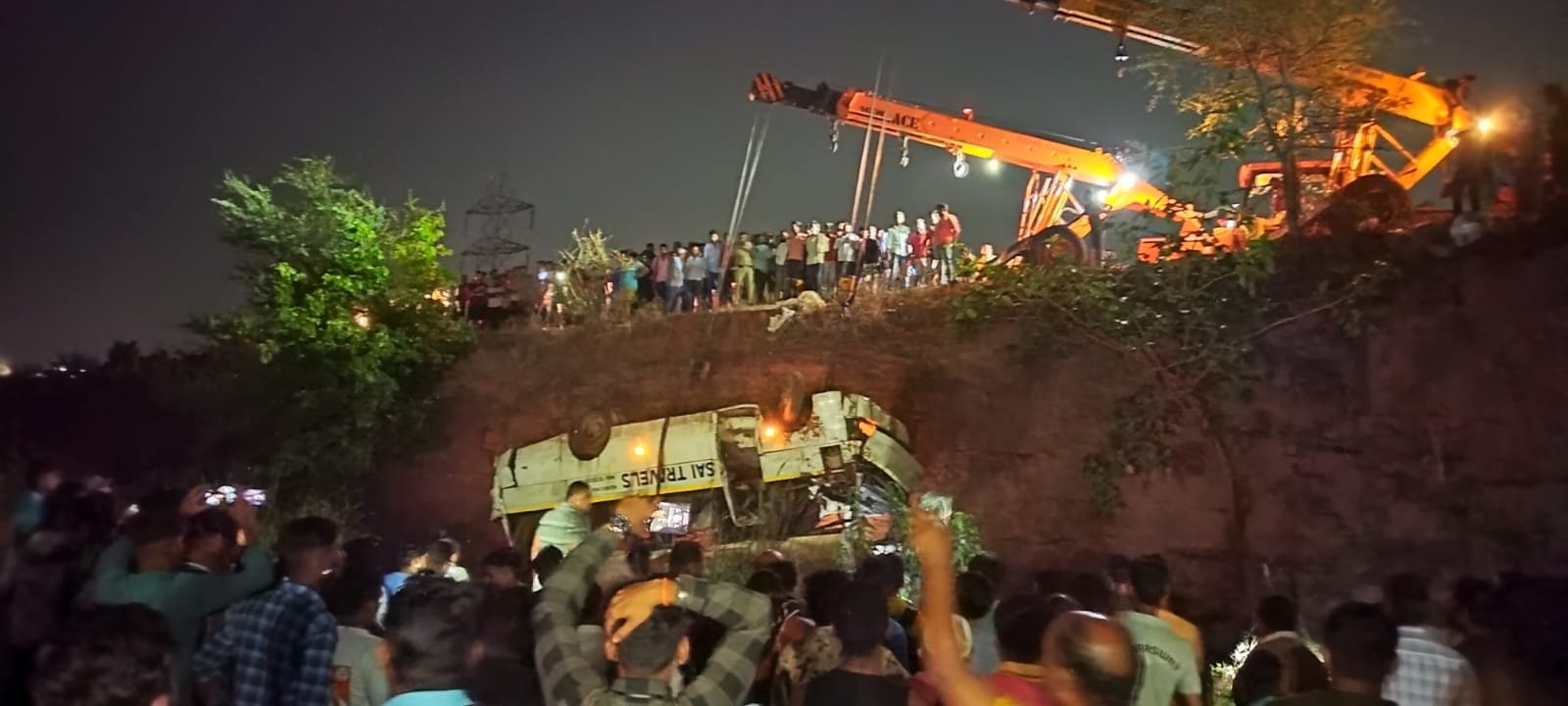 ब्रेकिंग न्यूज़ : कुम्हारी हादसे में दो महिला कर्मियों सहित 11 की मौत, मुख्यमंत्री ने व्यक्त की संवेदना, रेस्क्यू ऑपरेशन जारी