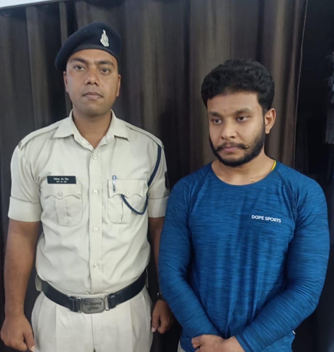 CG BREAKING NEWS : जिला अस्पताल की मेडिकल ऑफिसर ने की आत्महत्या, जिम ट्रेनर गिरफ्तार