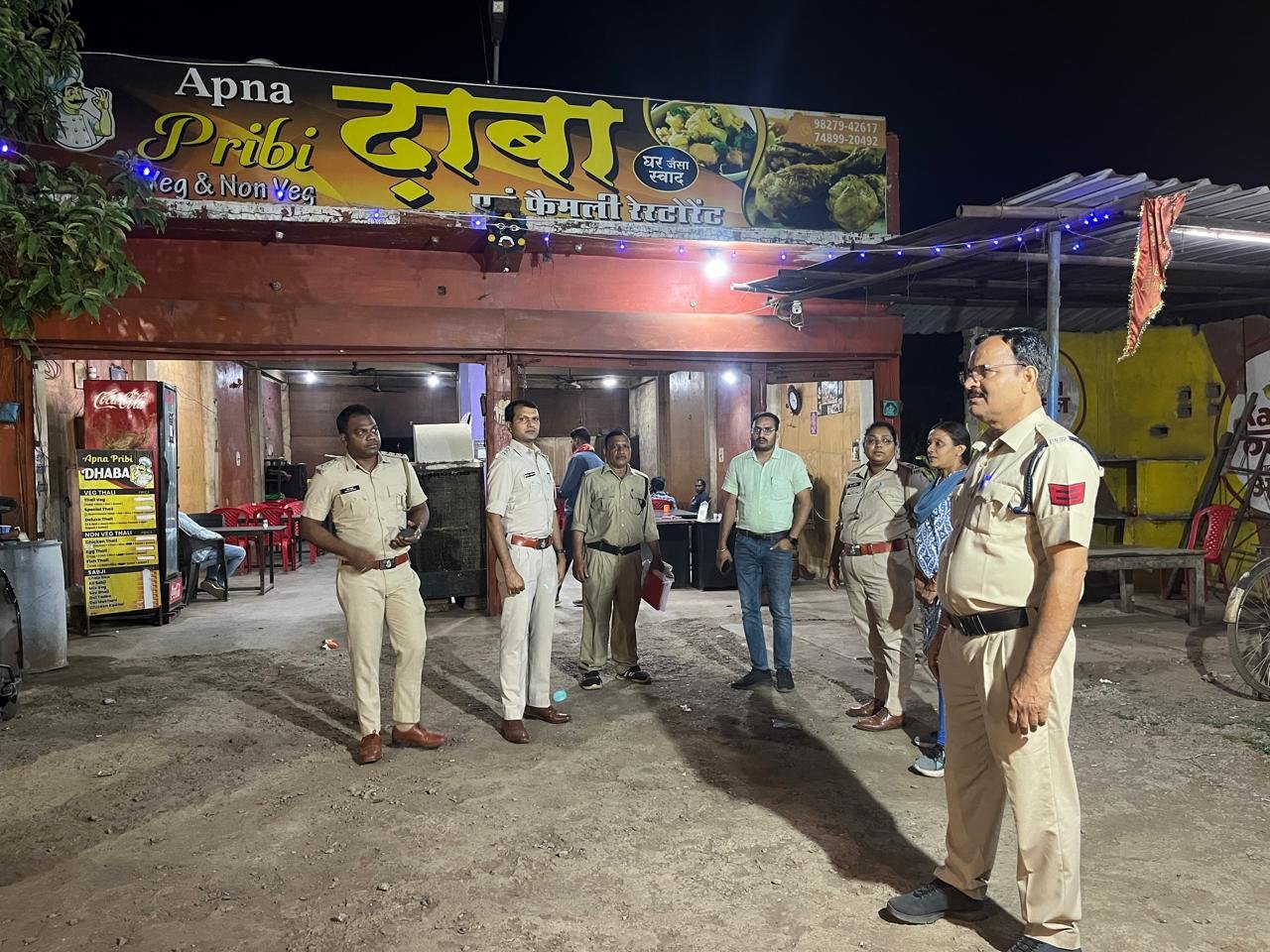 राजू ढाबा कुम्हारी में परोसी जा रही थी अवैध रूप से शराब, आ धमकी आबकारी टीम, की कार्यवाही, लोकसभा चुनाव के मद्देनजर बस स्टैंड, होटल एवं ढाबों में आकस्मिक दबिश
