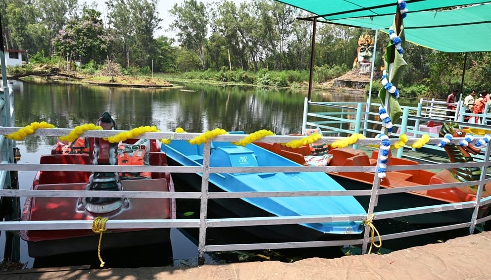 मैत्री बाग में नौका विहार सुविधा प्रारंभ, पर्यटक ले सकेंगे आनंद