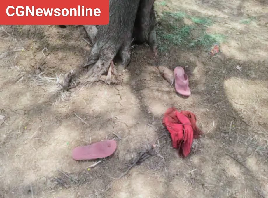 सड़क किनारे मिला दिव्यांग महिला का शव 🛑 दोनों पैरों पर गोदना 🛑 शिनाख्त में जुटी पुलिस