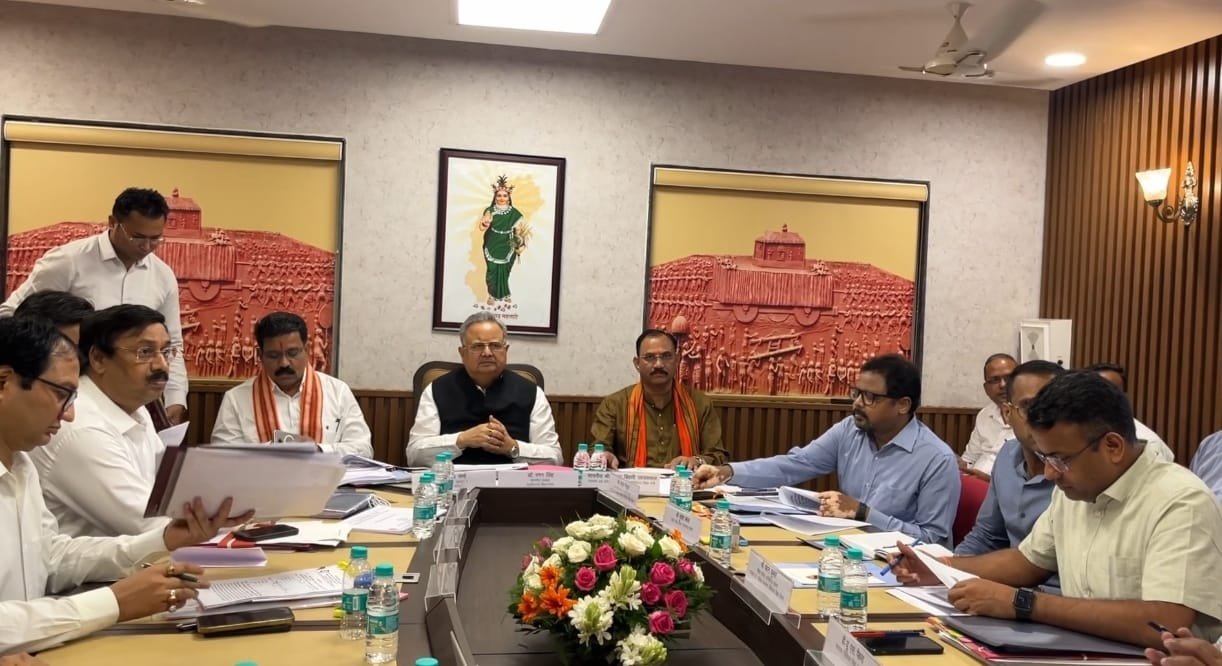मेडिकल कालेजों और जिला अस्पतालों में विशेषज्ञ चिकित्सकों के रिक्त पदों पर शीघ्र होगी भर्ती, राज्य की जनता को मिल सके बेहतर स्वास्थ्य सुविधा, विशेष सचिव की अगुवाई में बनेगी कमेटी