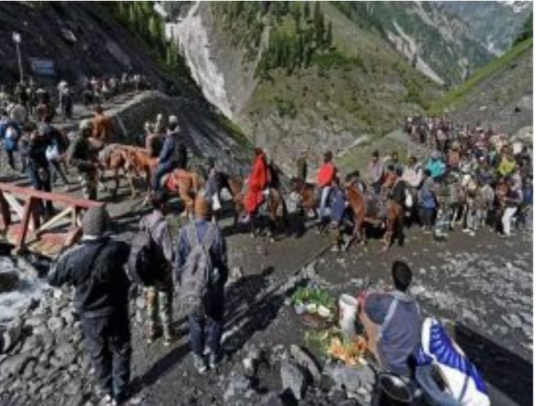 बड़ी खबर 🛑 वैष्णोदेवी के बाद अब अमरनाथ यात्रा को लेकर अलर्ट जारी 🛑 घाटी में 150 से ज्यादा आतंकी एक्टिव