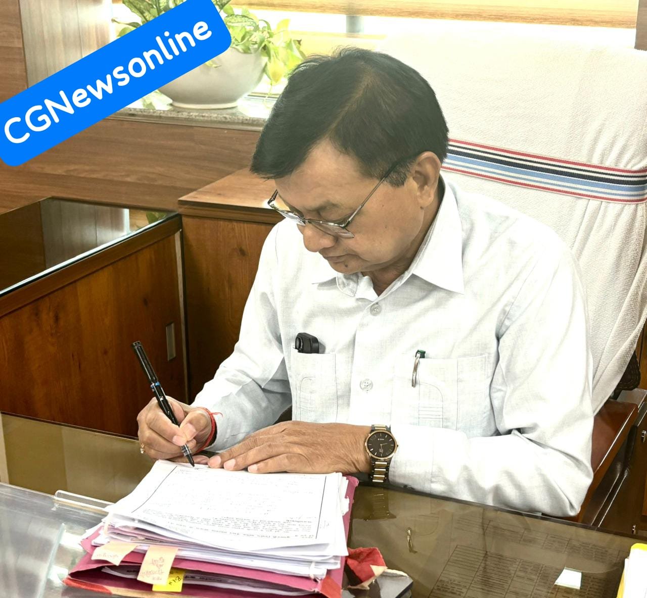 CG News 🟩 श्रमिकों के बुढ़ापे की चिंता हुई दूर 🟠 60 वर्ष पूर्ण कर चुके श्रमिकों की श्रम मंत्री लखन लाल देवांगन के निर्देश पर जारी हुई पेंशन