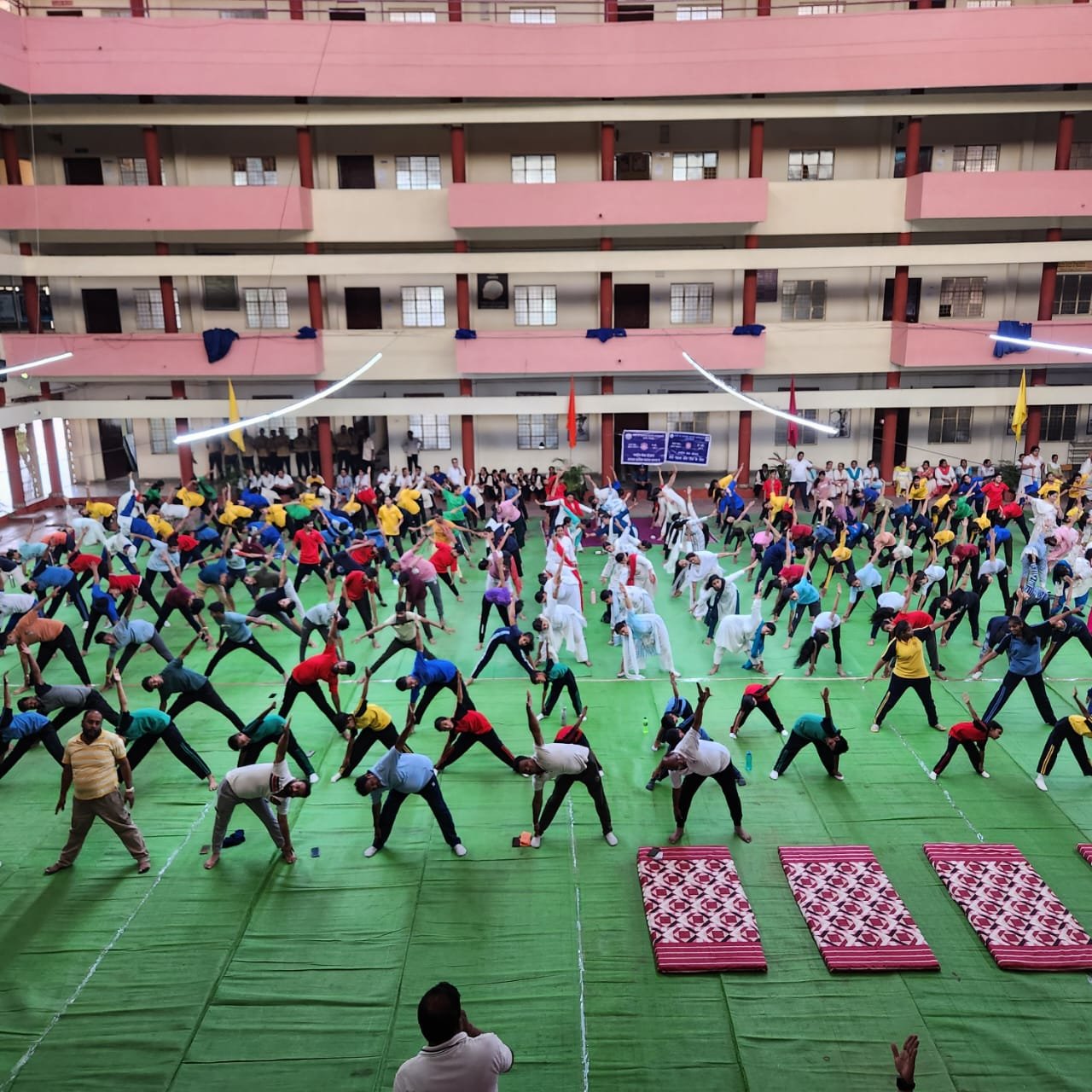 दशम अंतर्राष्ट्रीय योग दिवस पर भारतीय जनता युवा मोर्चा ने हुडको में किया योग, कॉलेज स्टूडेंट्स भी हुए शामिल
