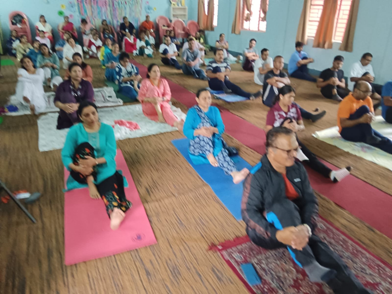 सेंट थॉमस कॉलेज रूआबांधा भिलाई में अंतर्राष्ट्रीय योग दिवस पर पवनमुक्तासन, प्राणायाम और विश्रामासनो का किया अभ्यास