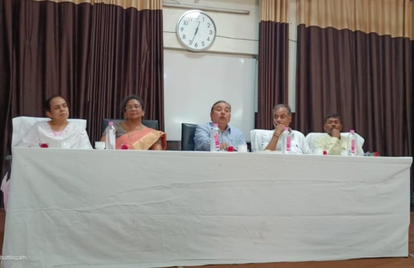 दुग्ध विज्ञान एवं खाद्य प्रो‌द्योगिकी महाविद्यालय, रायपुर में मनाया गया विश्व दुग्ध दिवस