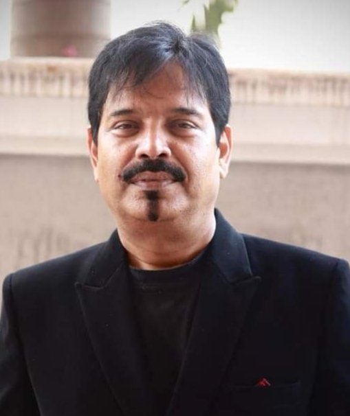 डॉ. संतोष राय इंस्टीट्यूट में प्रोफेशनल टीचरों की टीम सवार रही कॉमर्स स्टूडेंट्स का भविष्य, सी.ए./ सी.एम.ए. की कक्षाएँ आज से प्रारंभ