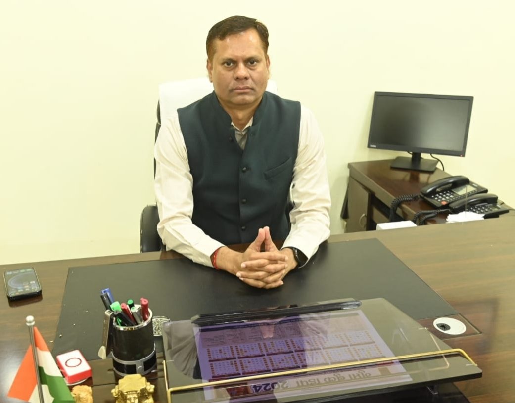 तहसीलदार दुर्ग निलंबित, कलेक्टर के अनुमति के बिना विवादित भूमि को विक्रय करने दी थी स्वीकृति, कार्य में लापरवाही के बाद संभागायुक्त ने की कार्रवाई