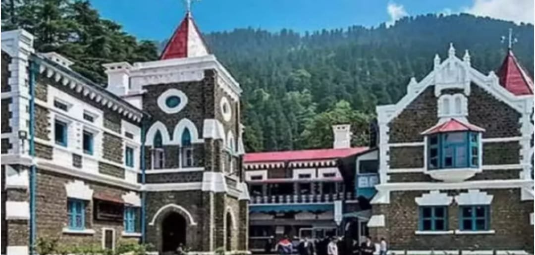 माइनर डेटिंग में सिर्फ लड़के की ही गिरफ्तारी क्यों 🛑 हाईकोर्ट ने राज्य सरकार से मांगा जवाब माइनर डेटिंग में सिर्फ लड़के की ही गिरफ्तारी क्यों 🛑 हाईकोर्ट ने राज्य सरकार से मांगा जवाब