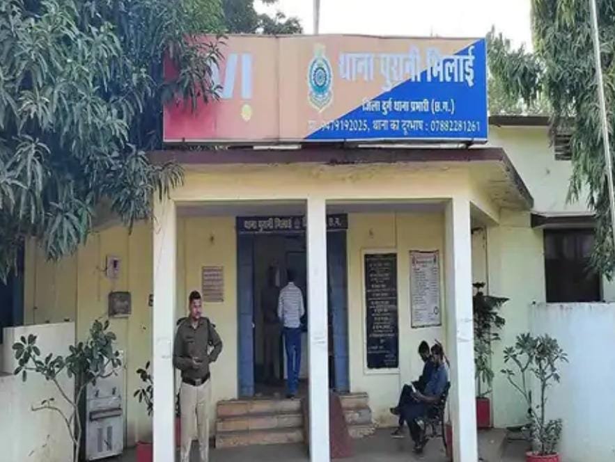 भिलाई हथखोज आयरन स्टील प्रोसेसिंग फैक्ट्री में हादसा 🛑 एक मजदूर की मौत 🛑 50 लाख रुपए मुआवजे की मांग