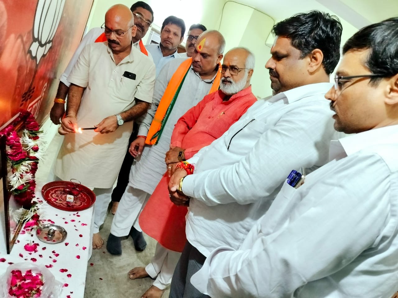 डॉ. श्यामा प्रसाद मुखर्जी के कारण ही आज जम्मू-कश्मीर में भारतीय संविधान पूरी तरह से लागू हो पाया है – भाजपा, विधायकों और जिला पदाधिकारियों की उपस्थिति में मनाई गई डॉ. श्यामा प्रसाद मुखर्जी की जयंती