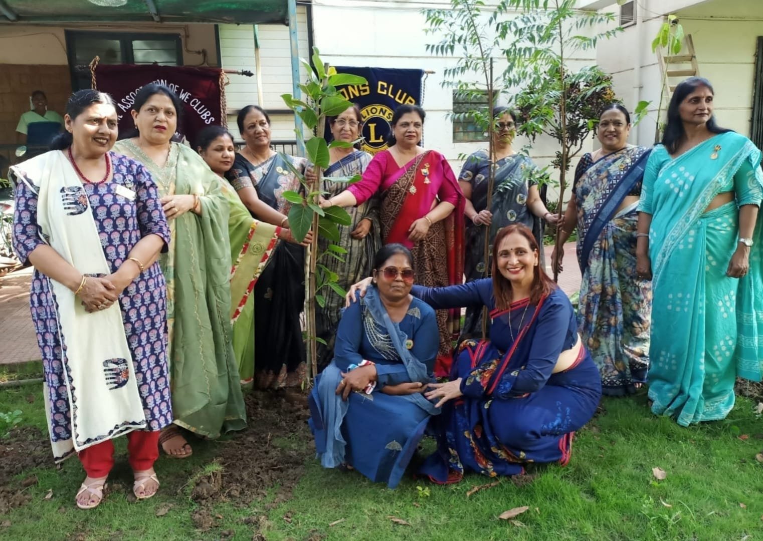 वी डिस्ट्रिक्ट 323 जी-3 के चार्टर डे पर वी क्लब भिलाई ग्रेट एवं लायंस क्लब भिलाई ग्रेड द्वारा किया गया पौधारोपण