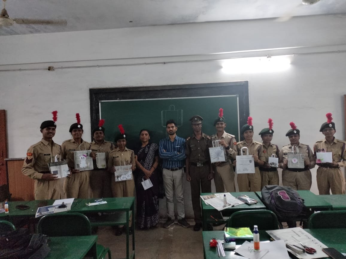 सेंट थॉमस महाविद्यालय, भिलाई के एनसीसी इकाई द्वारा एसएससीडी गतिविधियों के तहत “पेपर बैग डे” कार्यक्रम का किया आयोजन