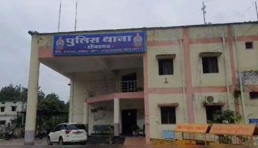दुर्ग संभाग ब्रेकिंग : बहन से प्रेम-प्रसंग की शंका पर नाबालिग ने की दोस्त की हत्या, कैंची से पेट एवं गले में किए कई वार