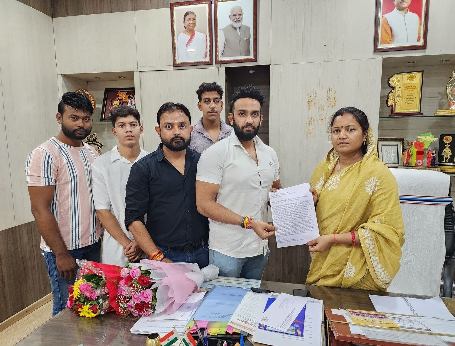 DPS के तथाकथित फिजिकल एब्यूज घटना की हो जांच 🛑 युवा मोर्चा नेता ने कैबिनेट मंत्री रजवाड़े को सौंपा ज्ञापन