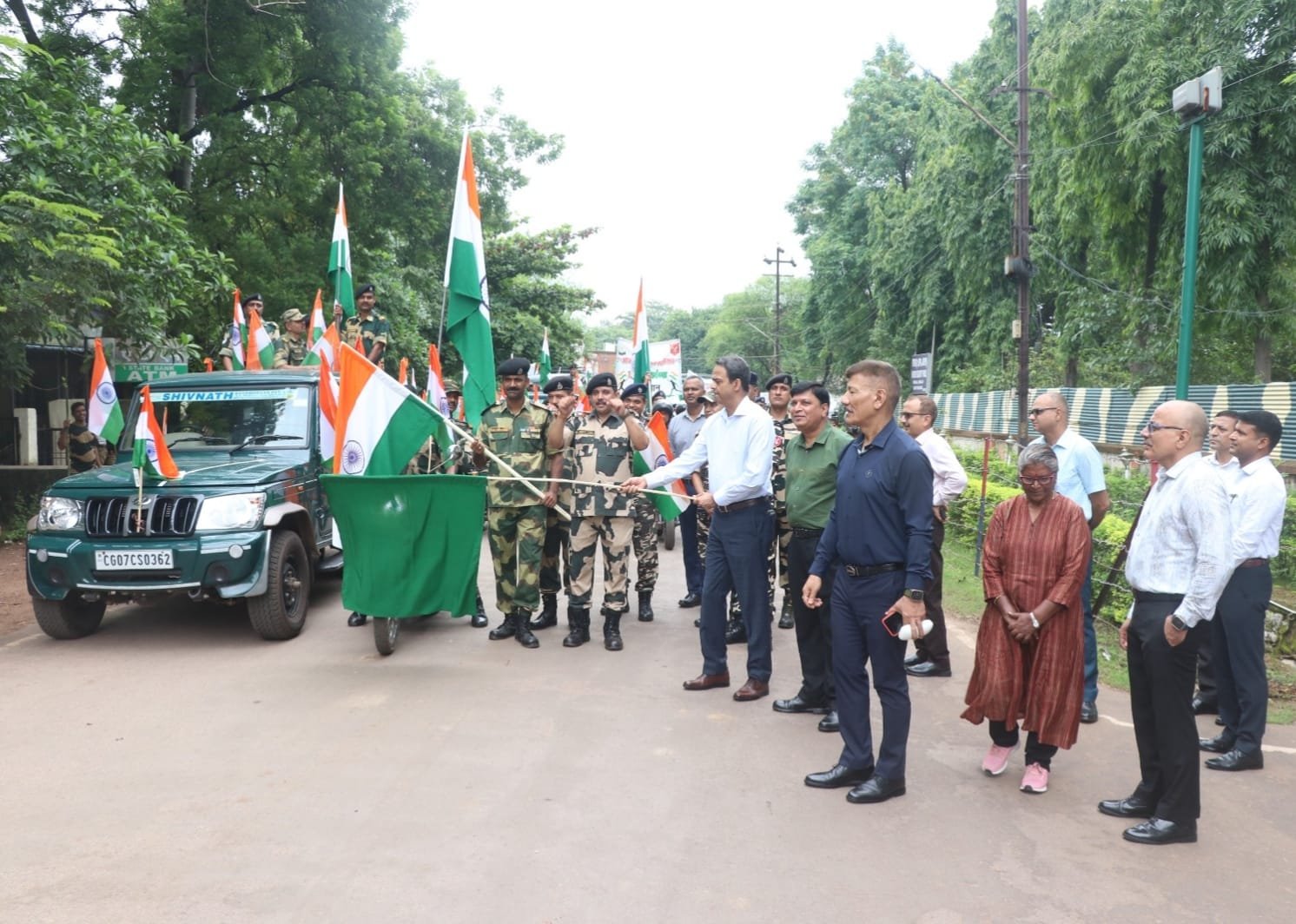 सीमांत मुख्यालय सीमा सुरक्षा बल द्वारा ’’हर घर तिरंगा’’ कार्यक्रम के तहत ’’मोटर साइकिल रैली’’ का आयोजन किया गया सीमांत मुख्यालय सीमा सुरक्षा बल द्वारा ’’हर घर तिरंगा’’ कार्यक्रम के तहत ’’मोटर साइकिल रैली’’ का आयोजन किया गया