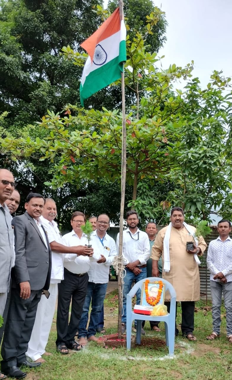 एससी एसटी एम्पलाइज एसोसिएशन द्वारा 78 वां स्वतंत्रता दिवस हर्षोल्लास के साथ मनाया