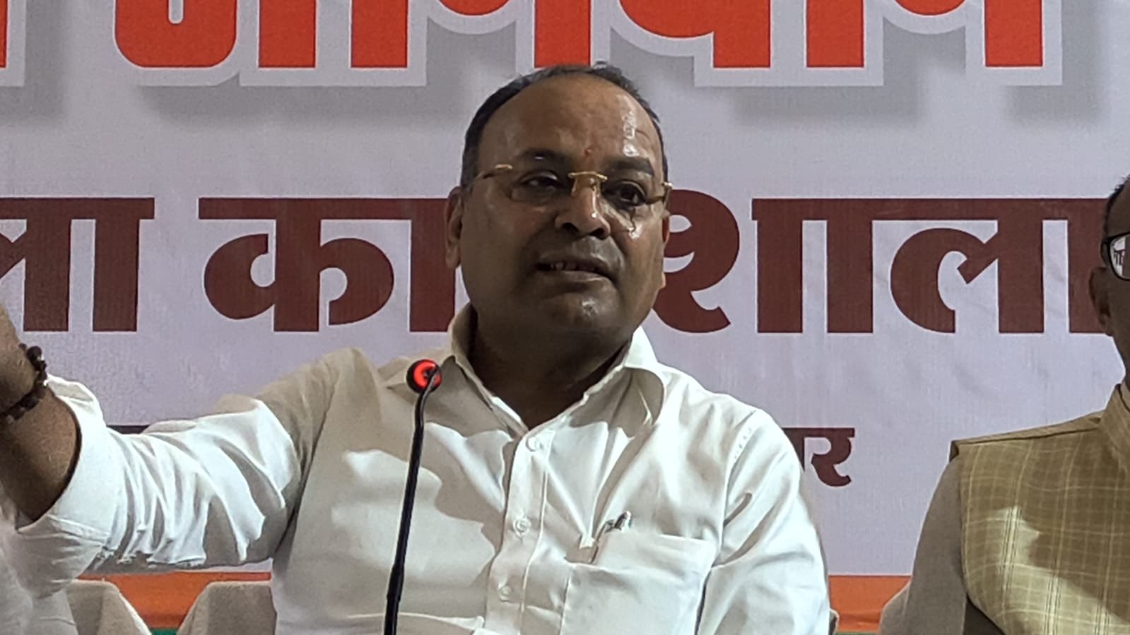 भाजपा के प्रदेश प्रवक्ता विधायक अजय चंद्राकर प्रेस कॉन्फ्रेंस में लगाए पूर्व कांग्रेस सरकार पर कई आरोप, 5 साल में किया 50 हजार करोड़ का घोटाला, शराब घोटाला संगठित अपराध नायाब उदाहरण