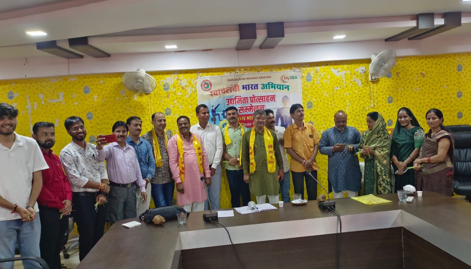 उद्यमिता को प्रोत्साहित करने स्वदेशी जागरण मंच करेगा सम्मेलन, भुजरिया मिलन संपन्न उद्यमिता को प्रोत्साहित करने स्वदेशी जागरण मंच करेगा सम्मेलन, भुजरिया मिलन संपन्न